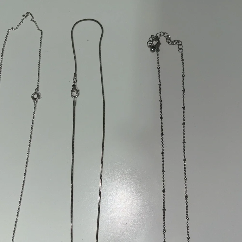 Necklaces - Picture 3 of 5